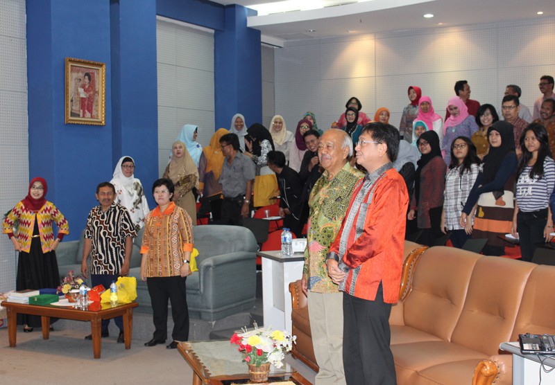 SEMINAR EDUKASI LITERASI KEUANGAN 2014