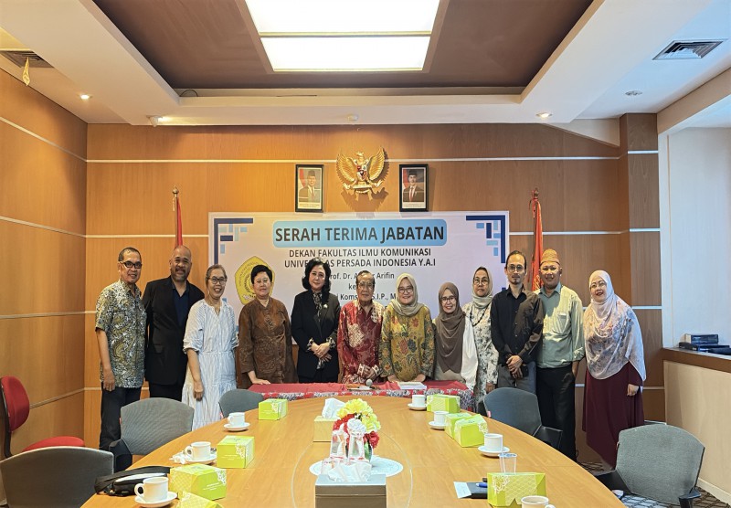 Serah Terima Jabatan Dekan FIKOM Universitas Persada Indonesia Y.A.I: Prof. Dr. Anwar Arifin Serahkan Kepemimpinan ke Dr. Sit